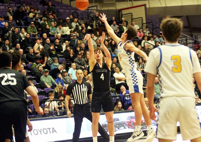 a Tualatin Barlow 6A Oregon boys basketball quarterfinal 2024 Dan Brood 14